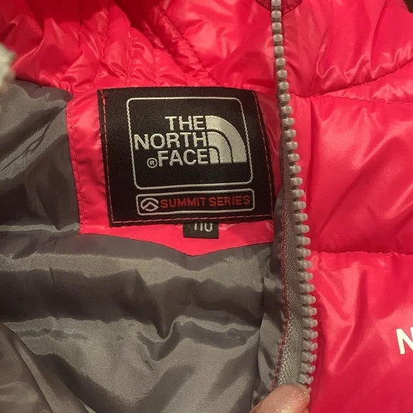 NWOT girls The North Face puffy vest summit series - Picture 7 of 13
